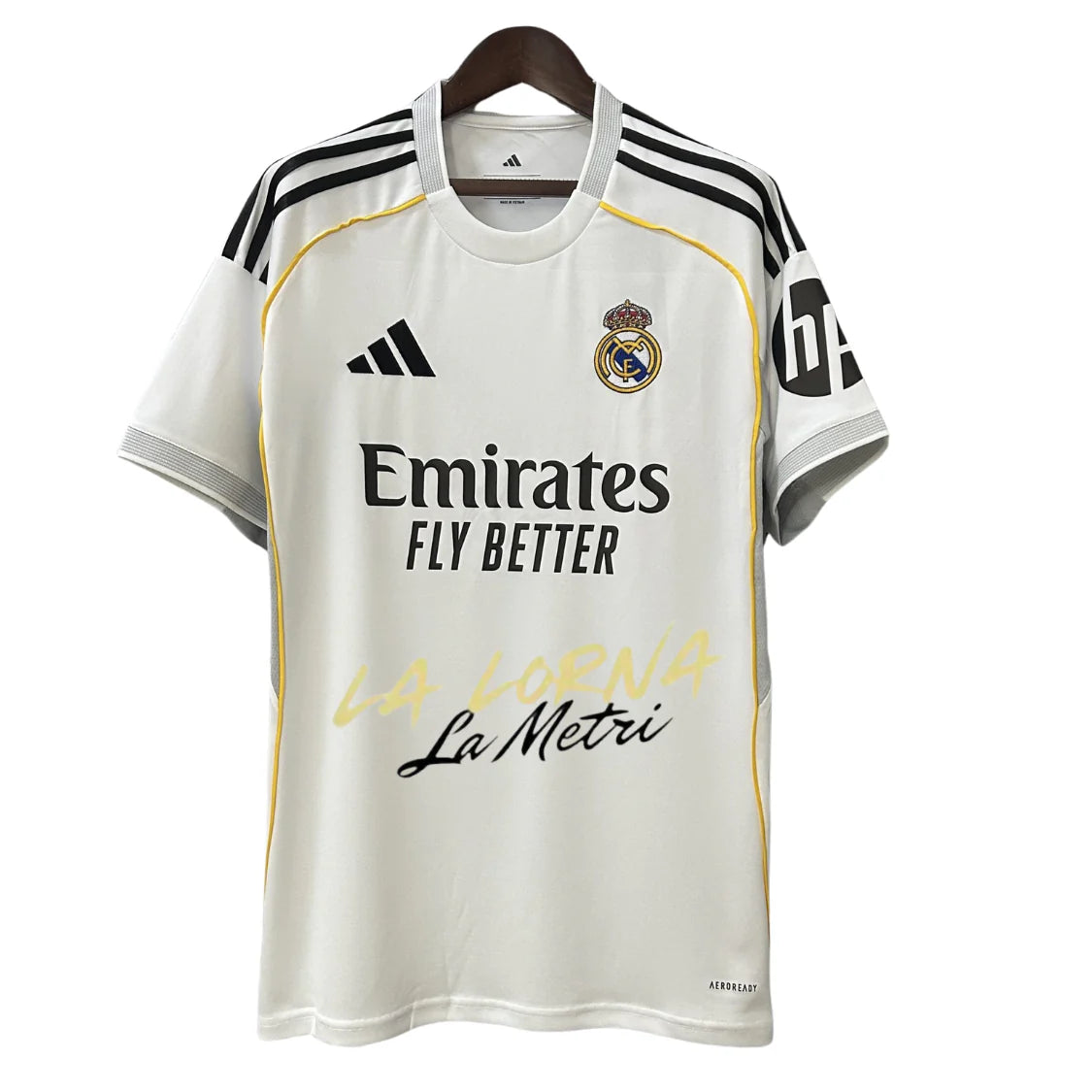 Camiseta Metrika y Lorna x Real Madrid CF